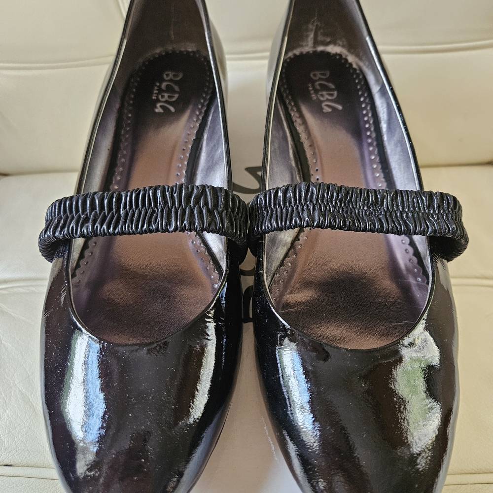 BCBG Paris Shiny Black Flats-Size 10M - Picture 2 of 6